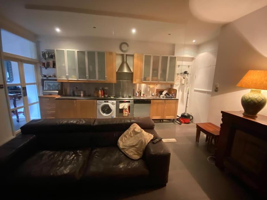 Large Studio Flat In Kensington لندن المظهر الخارجي الصورة