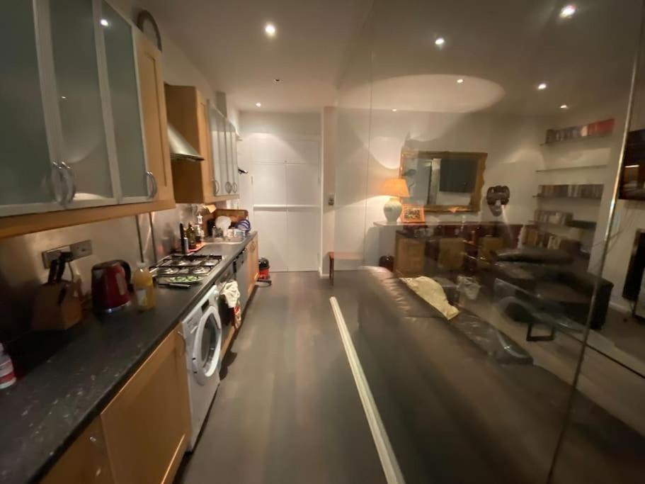 Large Studio Flat In Kensington لندن المظهر الخارجي الصورة