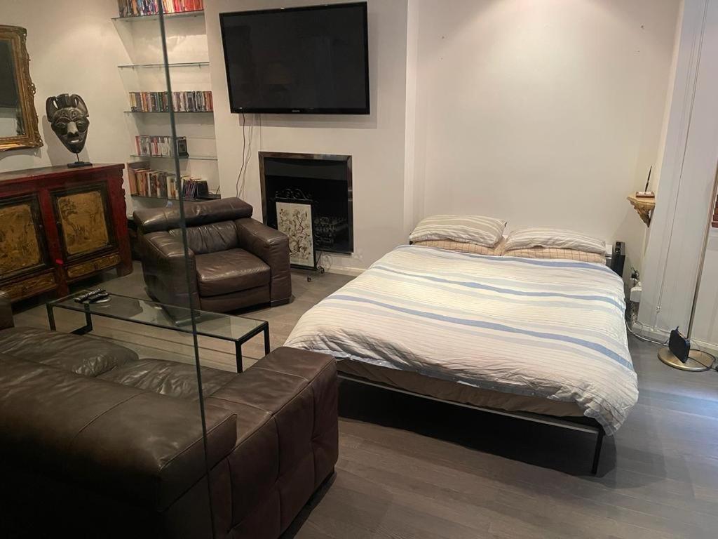Large Studio Flat In Kensington لندن المظهر الخارجي الصورة
