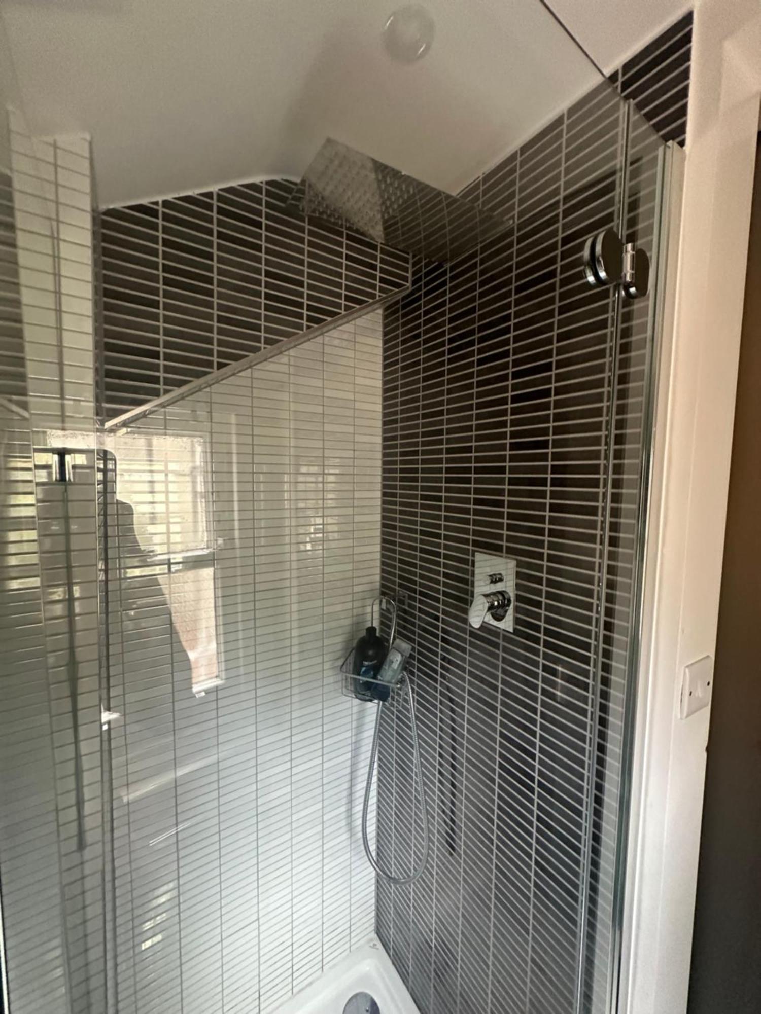 Large Studio Flat In Kensington لندن المظهر الخارجي الصورة