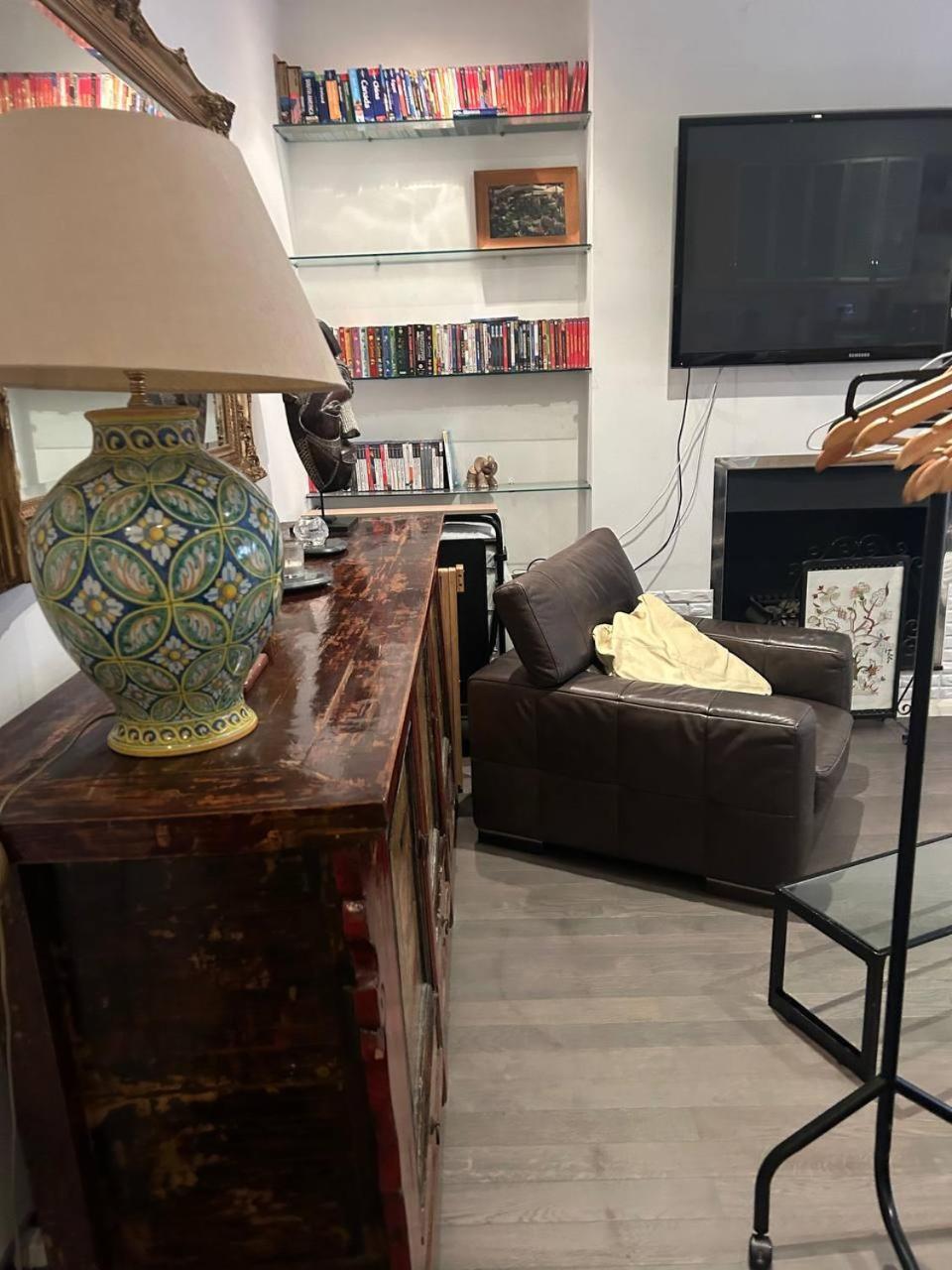 Large Studio Flat In Kensington لندن المظهر الخارجي الصورة